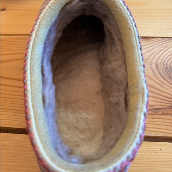 GENTLY USED - UGG Kids Tasman II Slippers - Brown Size 3 - Picture 4 of 8